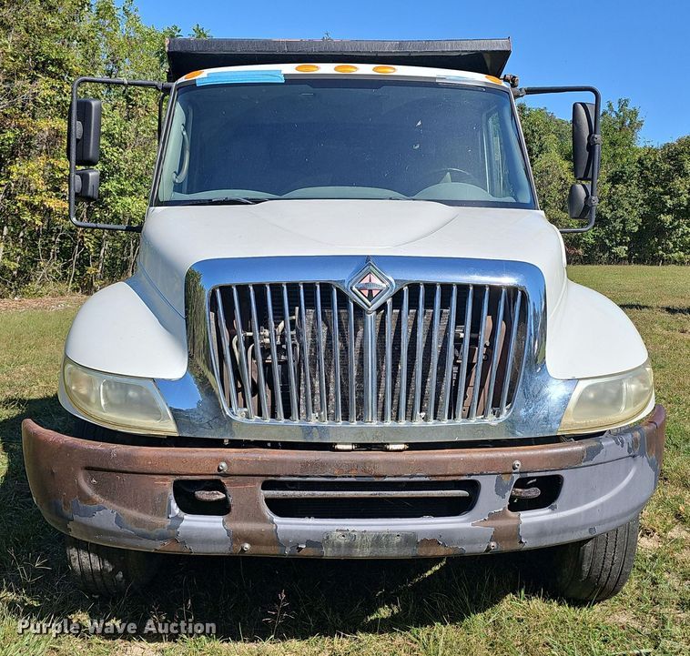 image for item EK0885 2003 International 4300 dump truck