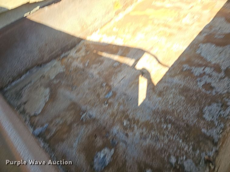 image for item EK0885 2003 International 4300 dump truck