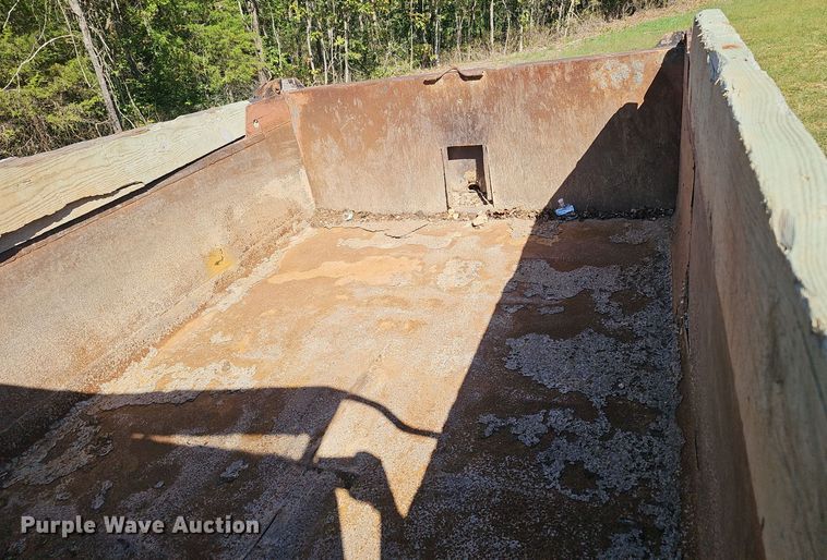 image for item EK0885 2003 International 4300 dump truck