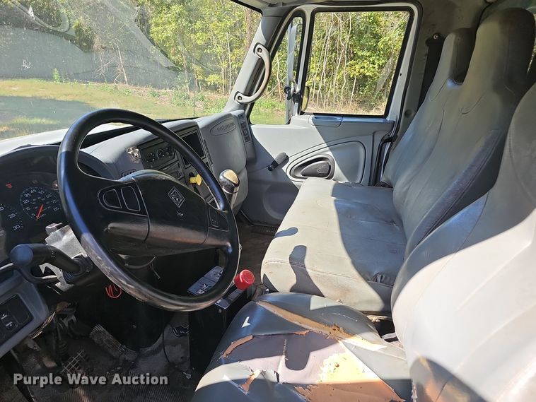 image for item EK0885 2003 International 4300 dump truck