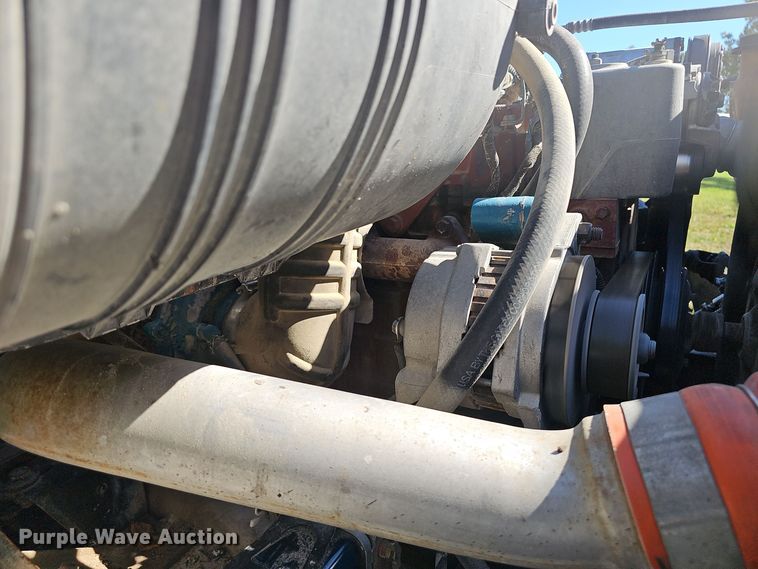 image for item EK0885 2003 International 4300 dump truck