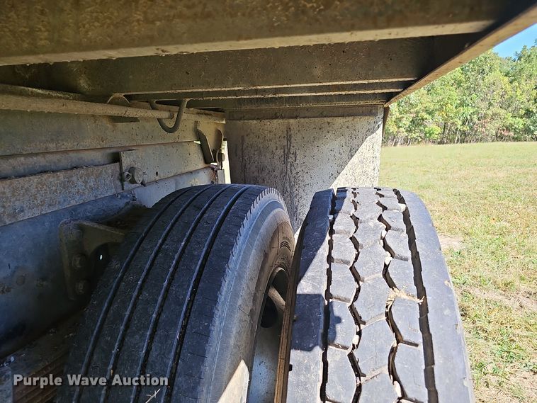 image for item EK0885 2003 International 4300 dump truck