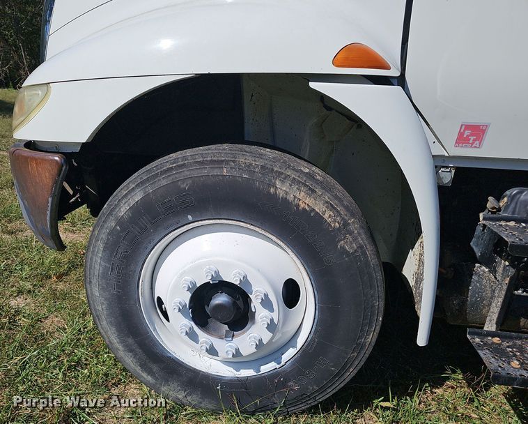 image for item EK0885 2003 International 4300 dump truck