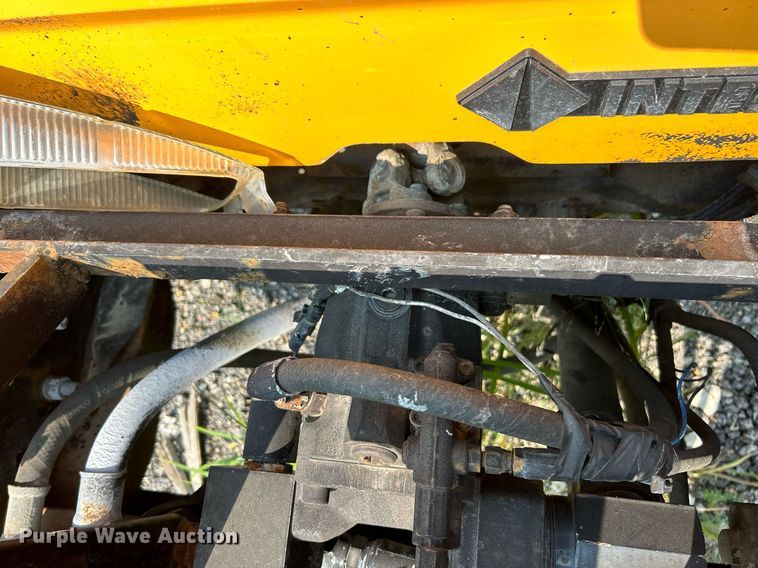 image for item EK3314 2002 International  4900 truck cab and chassis