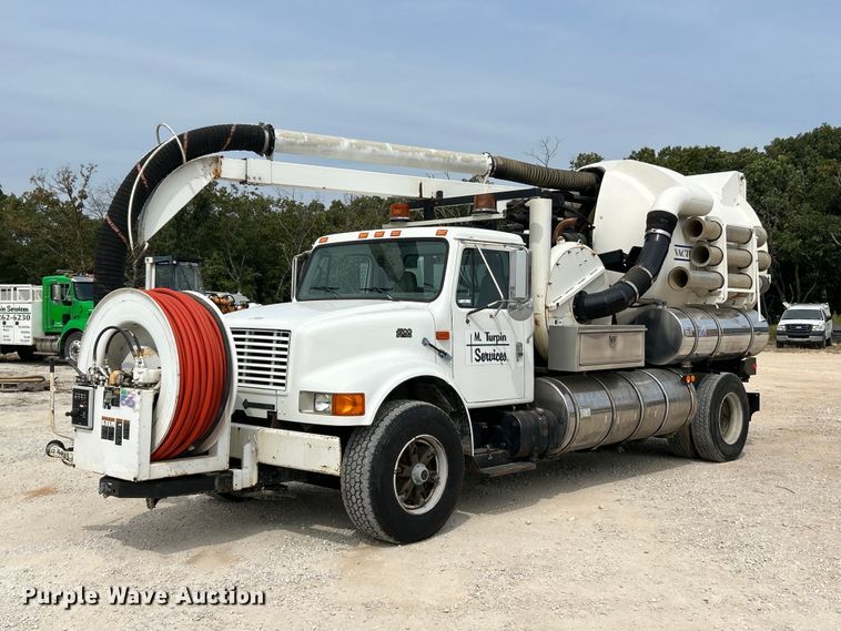 image for item EK3326 1997 International  4900 sewer jetter truck