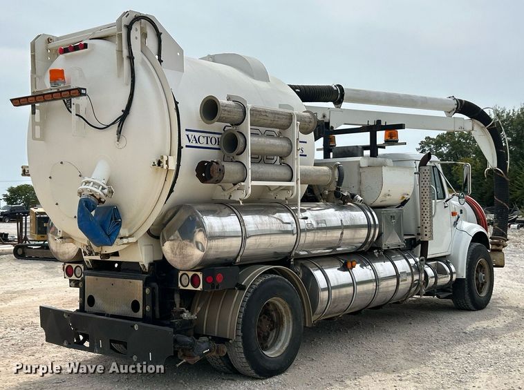 image for item EK3326 1997 International  4900 sewer jetter truck