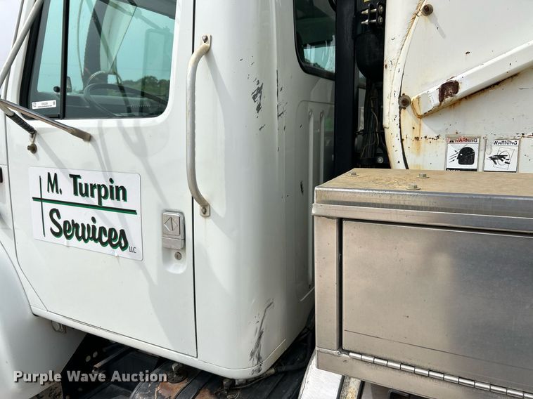 image for item EK3326 1997 International  4900 sewer jetter truck