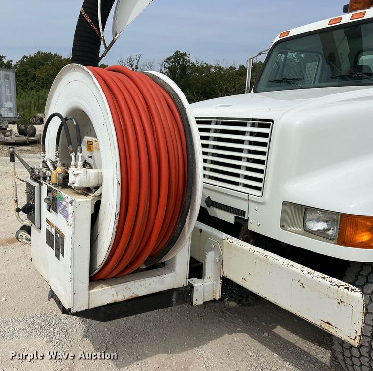 image for item EK3326 1997 International  4900 sewer jetter truck