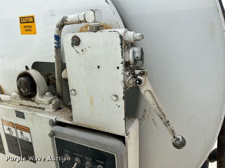 image for item EK3326 1997 International  4900 sewer jetter truck