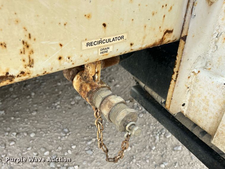 image for item EK3326 1997 International  4900 sewer jetter truck