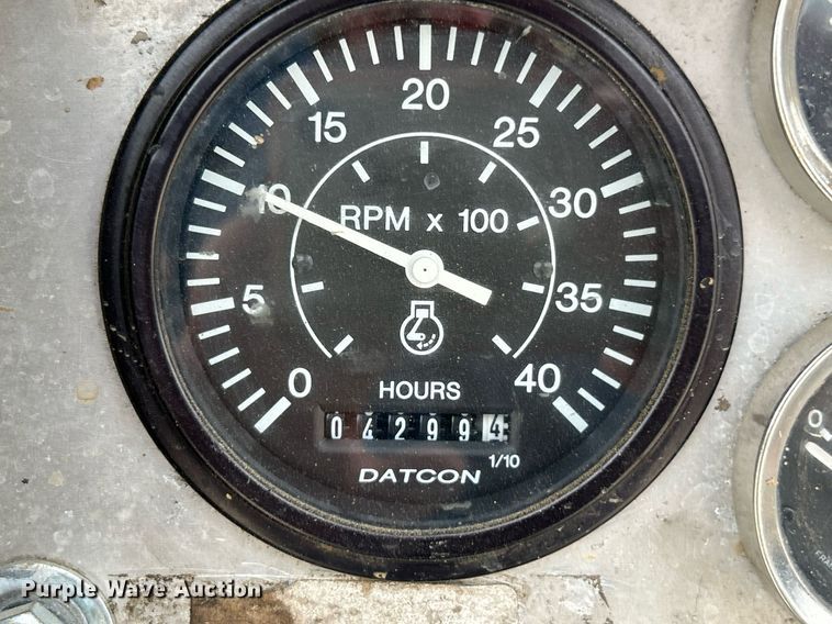 image for item EK3326 1997 International  4900 sewer jetter truck