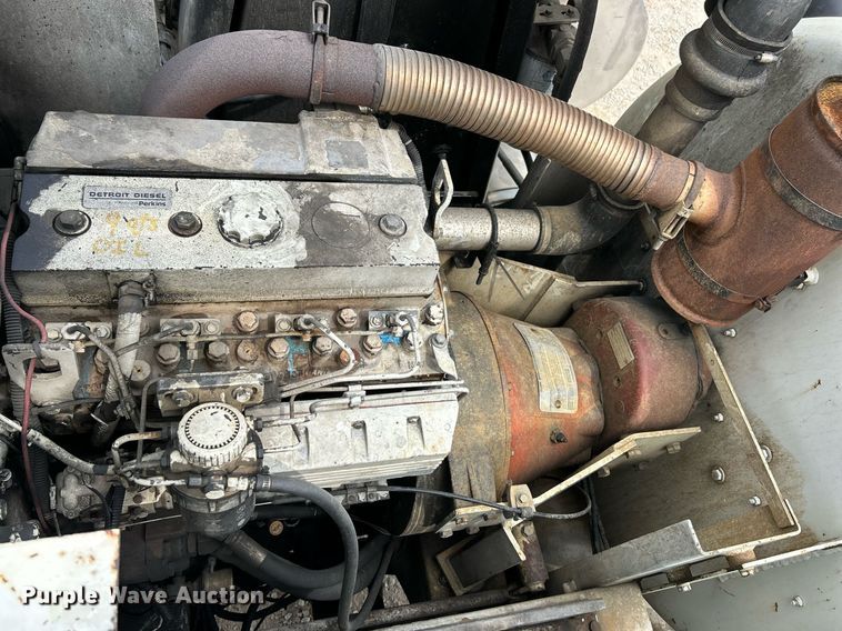 image for item EK3326 1997 International  4900 sewer jetter truck