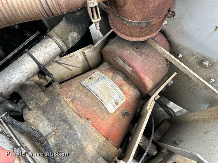 image for item EK3326 1997 International  4900 sewer jetter truck