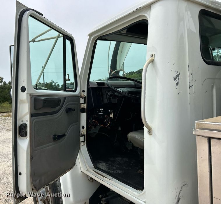 image for item EK3326 1997 International  4900 sewer jetter truck