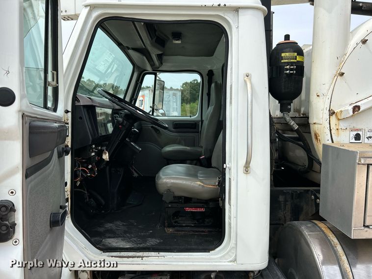 image for item EK3326 1997 International  4900 sewer jetter truck