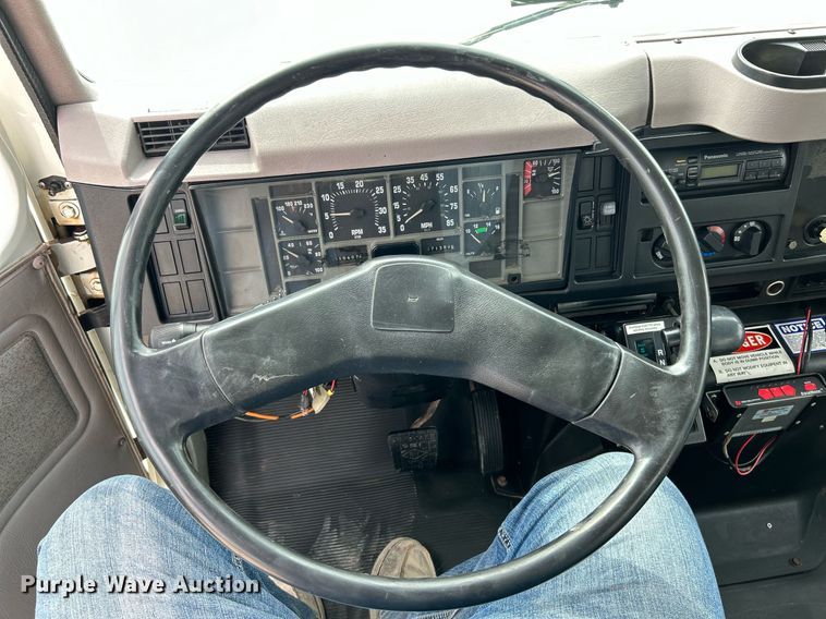 image for item EK3326 1997 International  4900 sewer jetter truck