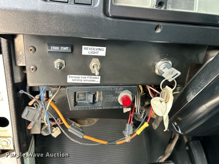 image for item EK3326 1997 International  4900 sewer jetter truck