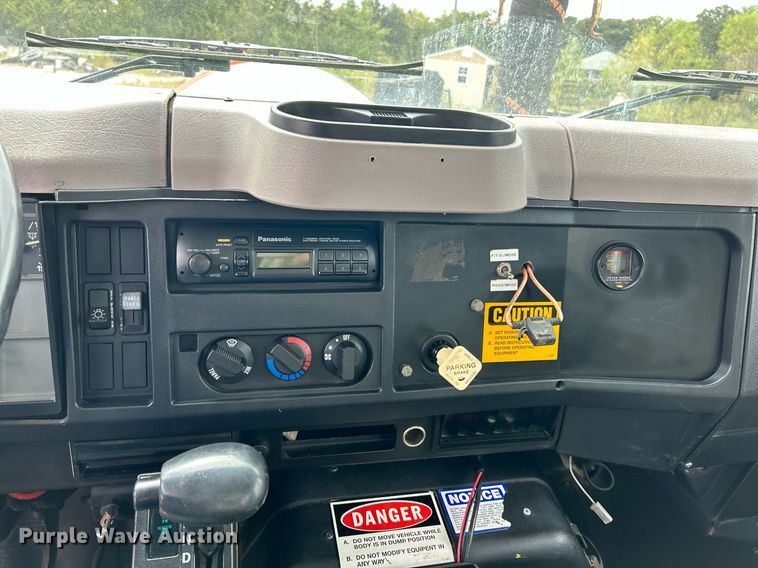 image for item EK3326 1997 International  4900 sewer jetter truck