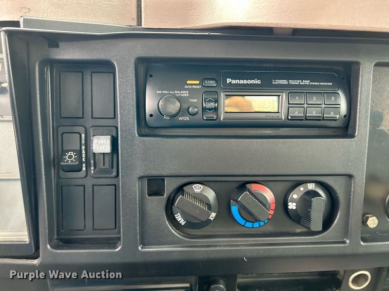 image for item EK3326 1997 International  4900 sewer jetter truck