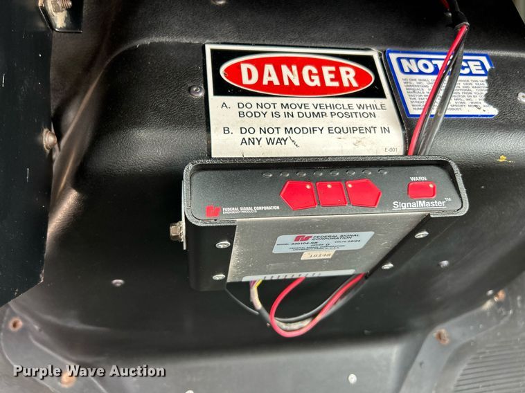 image for item EK3326 1997 International  4900 sewer jetter truck