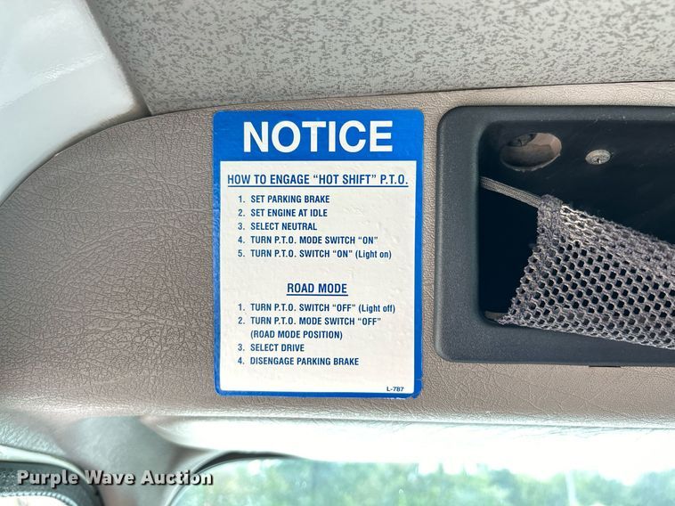 image for item EK3326 1997 International  4900 sewer jetter truck