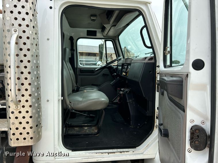 image for item EK3326 1997 International  4900 sewer jetter truck