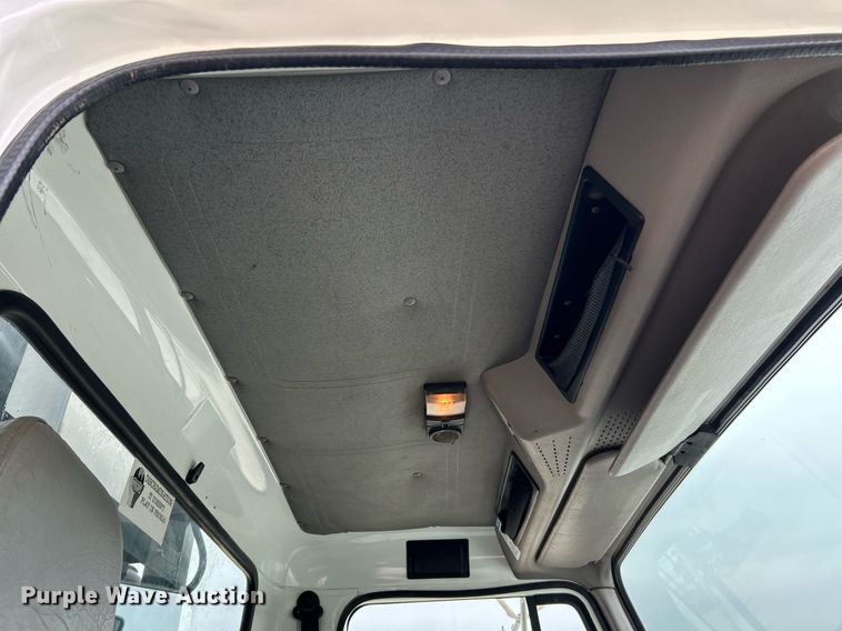 image for item EK3326 1997 International  4900 sewer jetter truck