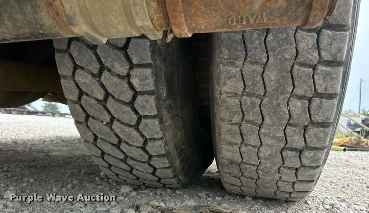 image for item EK3326 1997 International  4900 sewer jetter truck