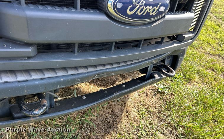 image for item EK3364 2013 Ford F450 Super Duty XL flatbed truck