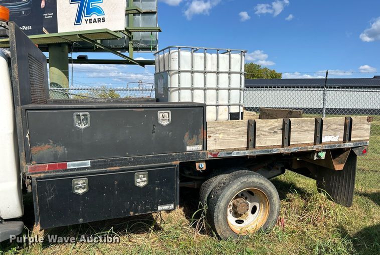 image for item EK3364 2013 Ford F450 Super Duty XL flatbed truck