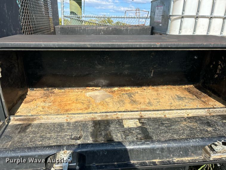 image for item EK3364 2013 Ford F450 Super Duty XL flatbed truck