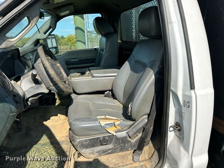 image for item EK3364 2013 Ford F450 Super Duty XL flatbed truck