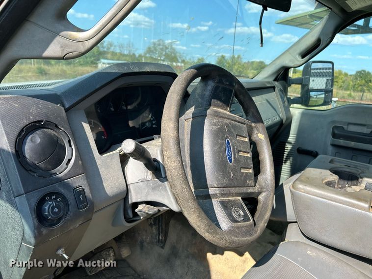 image for item EK3364 2013 Ford F450 Super Duty XL flatbed truck