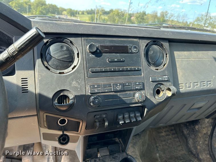 image for item EK3364 2013 Ford F450 Super Duty XL flatbed truck