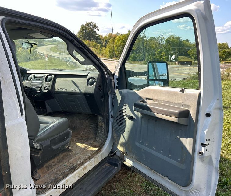 image for item EK3364 2013 Ford F450 Super Duty XL flatbed truck