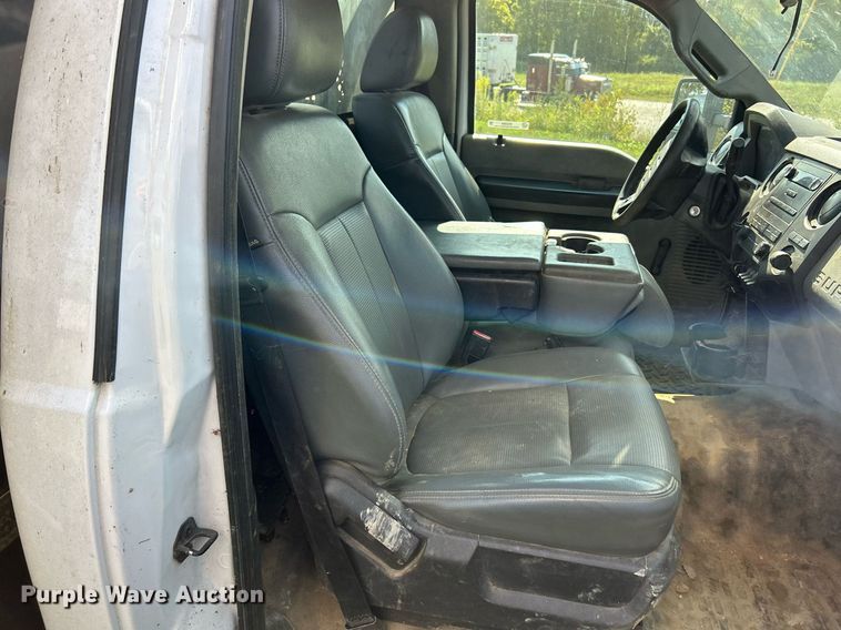 image for item EK3364 2013 Ford F450 Super Duty XL flatbed truck