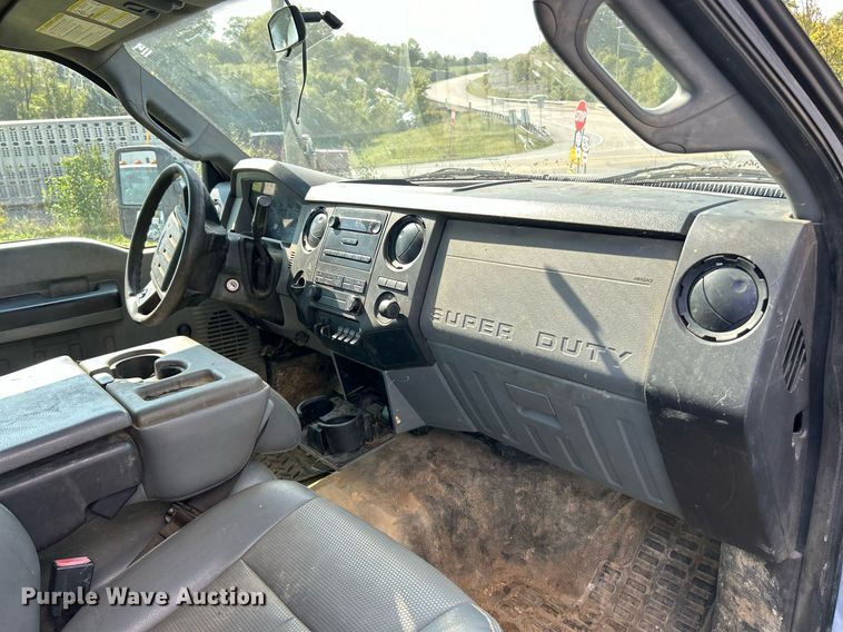 image for item EK3364 2013 Ford F450 Super Duty XL flatbed truck