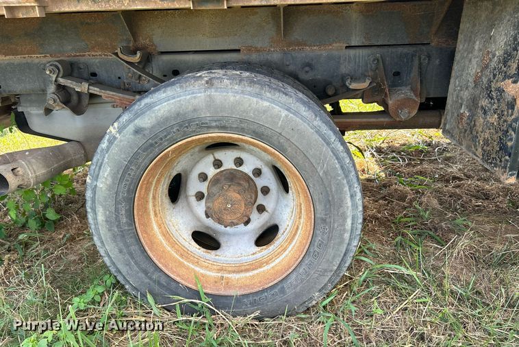 image for item EK3364 2013 Ford F450 Super Duty XL flatbed truck