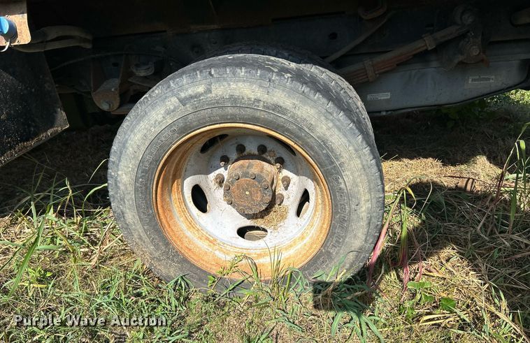 image for item EK3364 2013 Ford F450 Super Duty XL flatbed truck