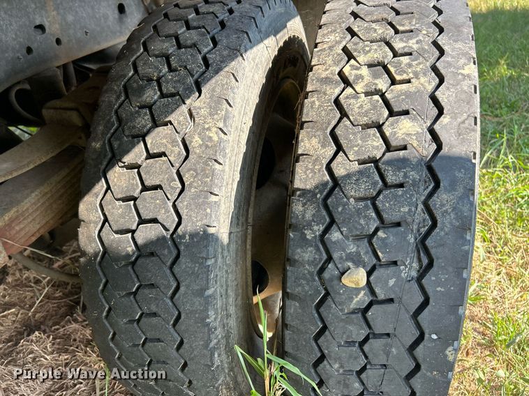 image for item EK3364 2013 Ford F450 Super Duty XL flatbed truck