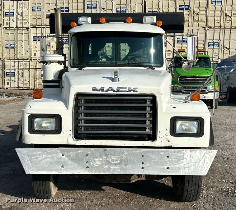 image for item EK3428 2000 Mack RD688S roll-off container truck