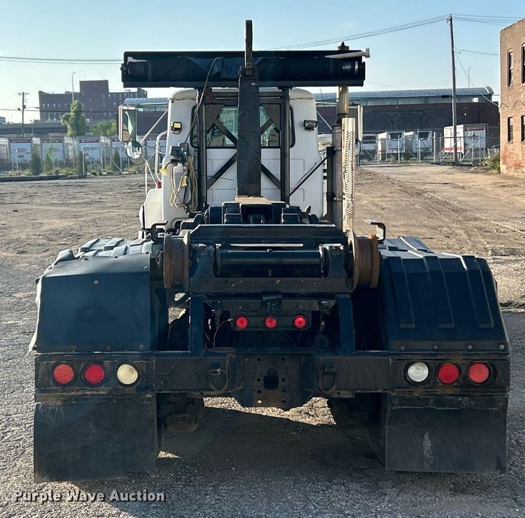 image for item EK3428 2000 Mack RD688S roll-off container truck