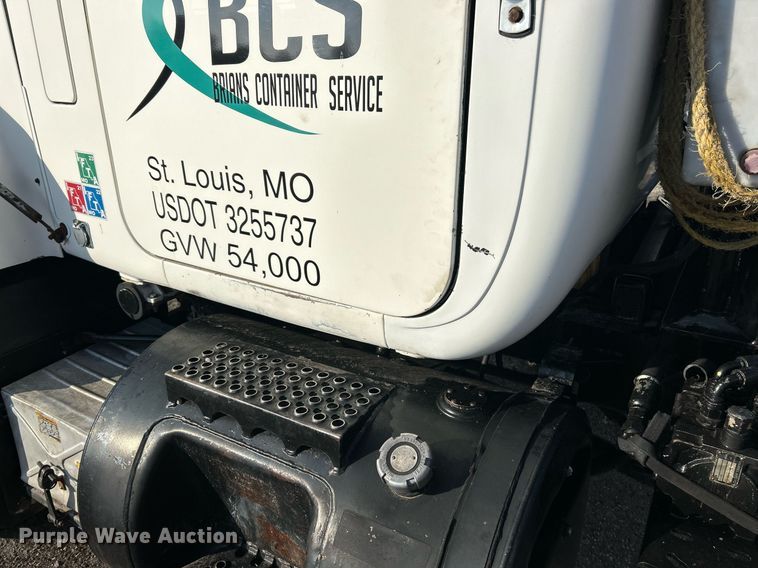 image for item EK3428 2000 Mack RD688S roll-off container truck