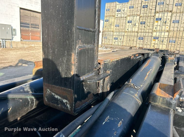 image for item EK3428 2000 Mack RD688S roll-off container truck