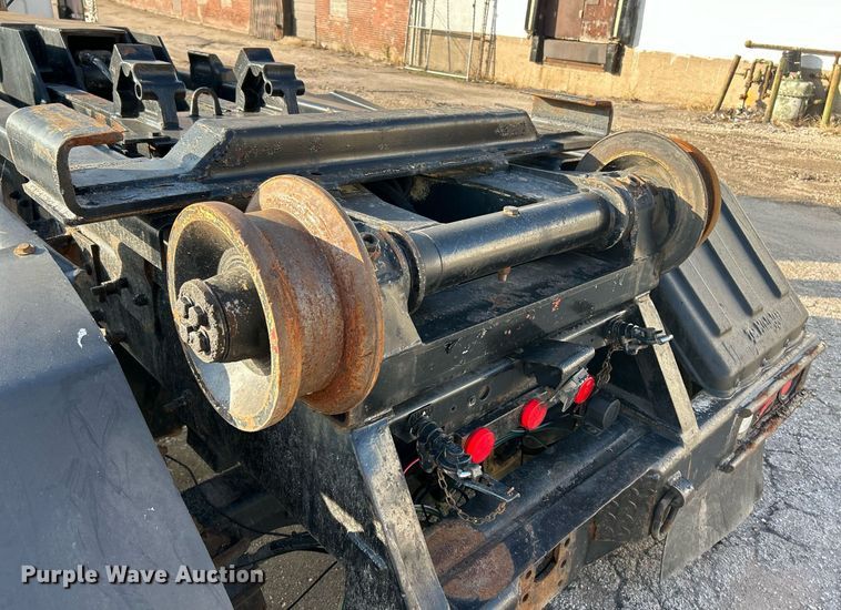 image for item EK3428 2000 Mack RD688S roll-off container truck