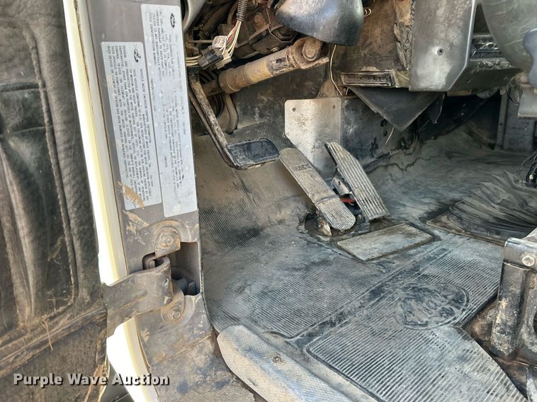 image for item EK3428 2000 Mack RD688S roll-off container truck