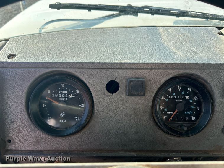 image for item EK3428 2000 Mack RD688S roll-off container truck