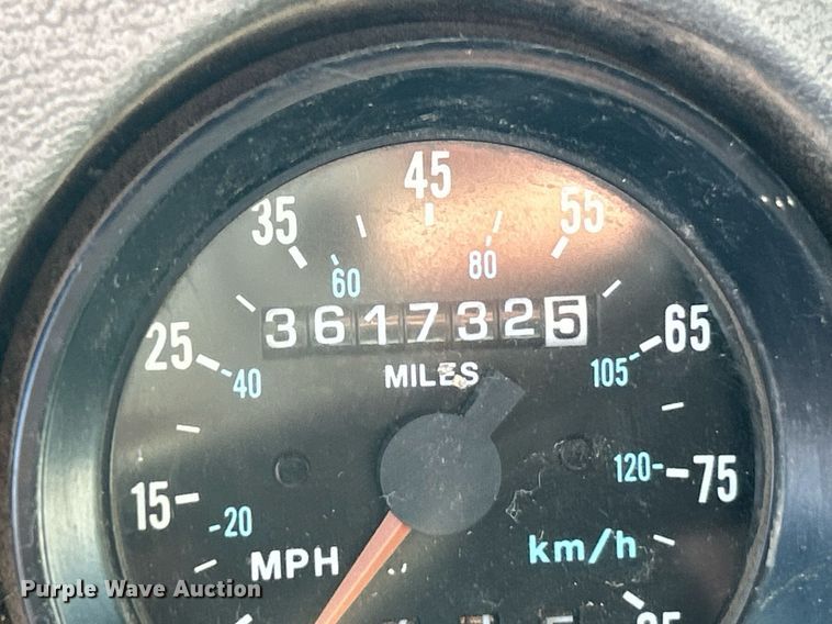 image for item EK3428 2000 Mack RD688S roll-off container truck