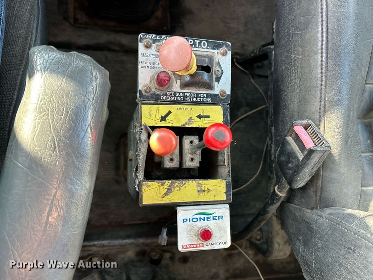 image for item EK3428 2000 Mack RD688S roll-off container truck