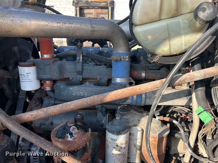 image for item EK3428 2000 Mack RD688S roll-off container truck